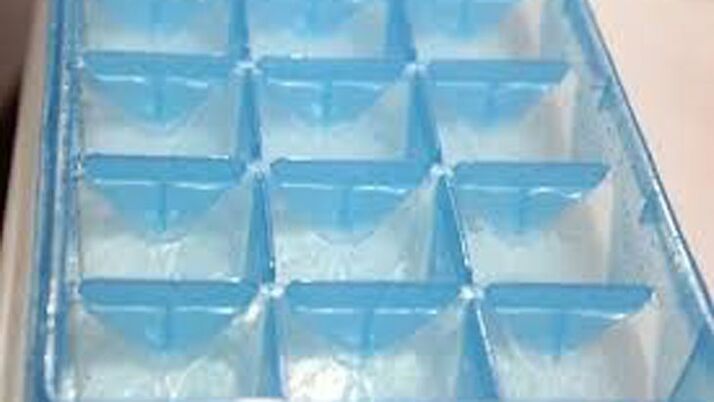 Formes en plastique pour le fluide du congélateur