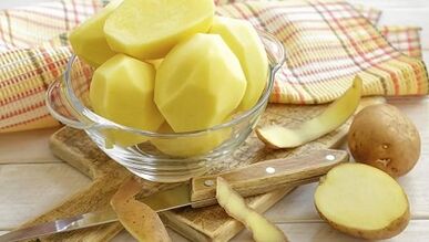 Masque à la pomme de terre pour le rajeunissement de la peau du visage